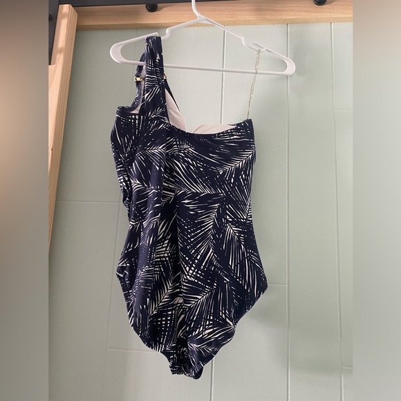 Michael Kors One Shoulder One Piece Swimsuit! - Picture 2 of 7